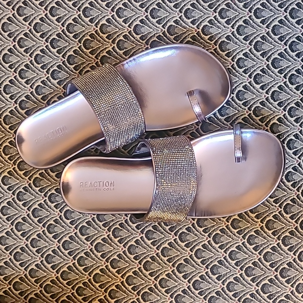 NEW Kenneth Cole pewter sandals, 10M